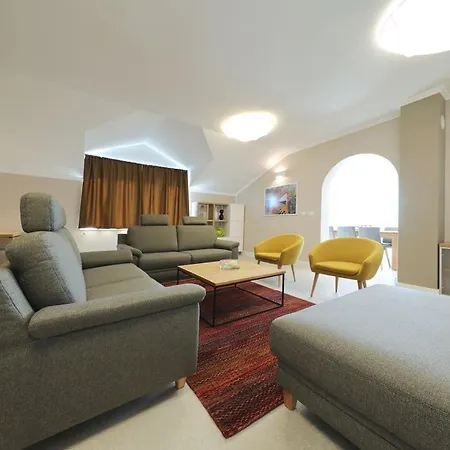 Family Friendly House With A Swimming Pool Sikovo, Biograd - 23718 度假居