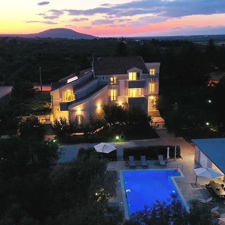 Family Friendly House With A Swimming Pool Sikovo, Biograd - 23718 度假居