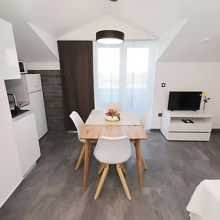 Family Friendly House With A Swimming Pool Sikovo, Biograd - 23718 * 圣菲利普雅科夫