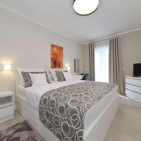 度假居 Family Friendly House With A Swimming Pool Sikovo, Biograd - 23718
